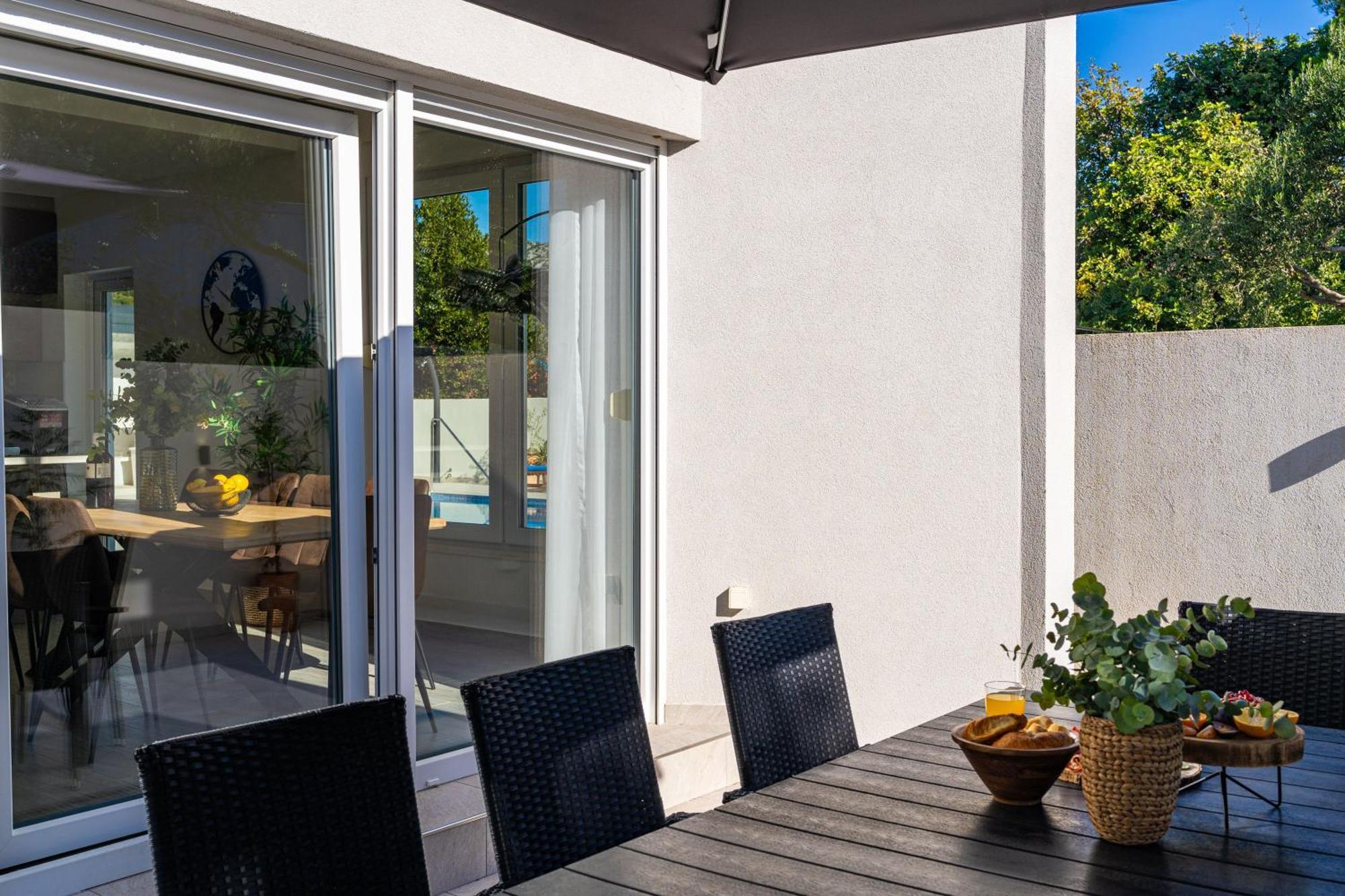 Villaer Olivila *